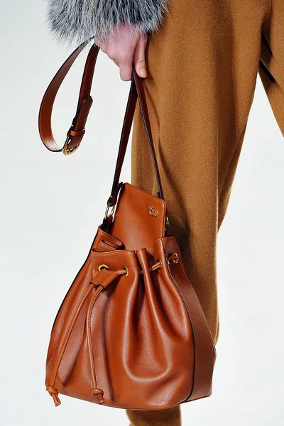 Look 19